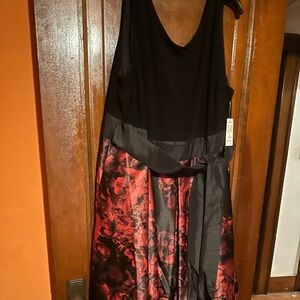 Brand New Dress ( Wedding Style). Size 24